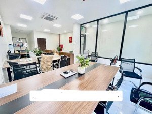 cho thuê văn phòng tại hoàng quốc việt, 60m2 giá 11tr tòa căn góc view đẹp.lh: 