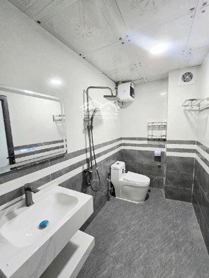 nhà đẹp kim giang đối diện kđt linh đàm 5m ra đường oto 31m2, 3 phòng ngủ