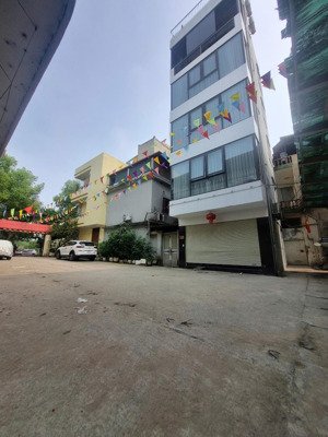 giảm 500 triệu bán tòa nhà 6 tầng thang máy cạnh công viên văn phú lô góc, giá 11 tỷ