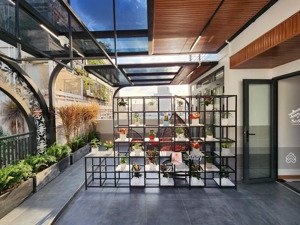 toà chdv - airbnb thu nhập 180 triệu/tháng. dt: 7x20m. hẻm vip bến thành, q1 - đông khách du lịch