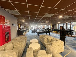 cho thuê mặt bằng giảng võ, ba đình dt 250m, mt 20m. phù hợp nhà hàng, showroom,cafe,spa..