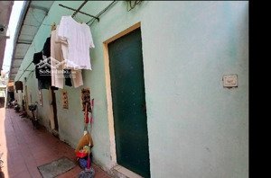 hơn 4 tỷ - 128 m2 đất gia lâm, full thổ cư, 6 phòng trọ khép kín, dòng tiền, ô tô vào, cách 30m ra