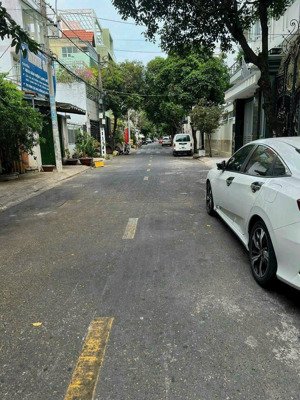 đường nhựa 8m có lề thông khu tô hiệu, kinh doanh nhỏ lẻ đẹp dt 413m 2.5 tấm giá 6.7 tỷ tl