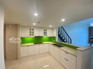 chính chủ muốn nhượng căn hộ the manor 2pn 9t. lh: 