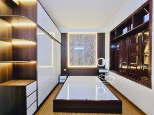 nhà đẹp nguyễn hoàng, mỹ đình diện tích: 38m2, 4t mt5m giá: 9.5 tỷ sát phố