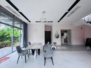 cho thuê biệt thự đơn lập riviera cove nội thất đầy đủ. view thoáng xung quanh sân vườn đẹp