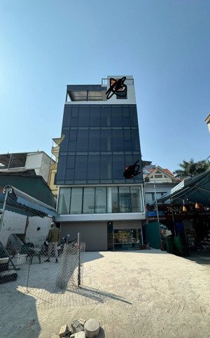 cho thuê nhà mặt phố trần đại nghĩa diện tích 110m2x5tầng mặt tiền 7m có thang máy pccc đầy đủ