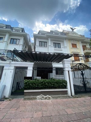 cho thuê biệt thự kđt nam cường - bắc từ liêm. dt 200m, xd 110m, 4 tầng, 1 hầm, thang máy