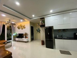 the park residence bán căn 73m2 có ban công gọi em: mr tú