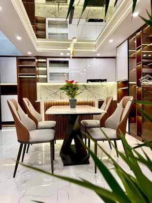 đầu trường chinh ( gần ngã tư sở ) - 39/41m² - 6 tầng thang máy - full nội thất - chỉ 11.8 tỷ