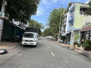 bán nhà mặt tiền đường lê lâm (8m x 19m) nhà cấp 4 nát