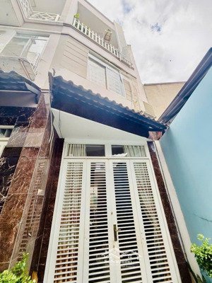 nhà 3 tầng - hẻm sạch đẹp - hoàn công đủ - ngay phạm thế hiển phường 6 - quận 8