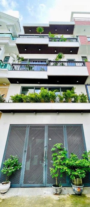 chính chủ cần bán nhà nguyễn hiền, p4, q3 - 108m2 (6x18m), 1 trệt 2 lầu, sổ sẵn, gần chợ