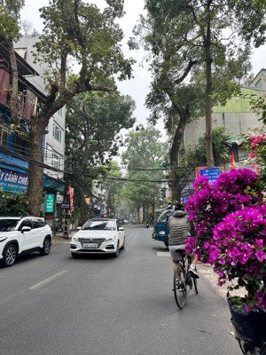 mặt phố hoàng hoa thám - bán nhà 2 tầng - dt 270m2 - giá 85 tỷ