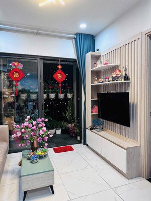 chủ gửi bán 2pn full nội thất giá 1.9tỷ bao full sổ sẵn hỗ trợ vay 1ty3 có sẵn hđ thuê