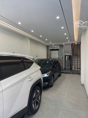 bán nhà bồ đề, 60m, 4 ngủ ,thang máy ,ga ra 2 ô tô,phun nội thất sang sịn
