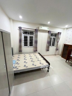 phòng full nội thất ngay mặt tiền phạm hùng giao nguyễn văn linh. phòng lầu 1, . giá 5,2triệu/tháng