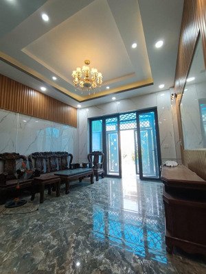 nhà 5 tầng hẻm 1502 nguyễn duy trinh,ngay chợ long trường,quận 9