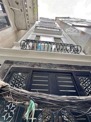 chính chủ bán căn nhà 5 tầng phố trung phụng chỉ 4,2 tỷ, 3 mặt tiền kinh doanh đỉnh.