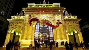 bán căn hộ đập thông 250m2 - chung cư royal city - nội thất xịn 