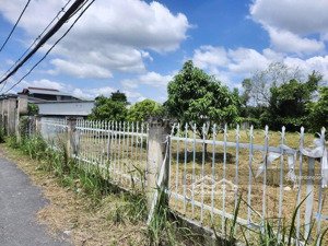 bán đất giá tốt dt 675m2, chiều ngang 14m- 2 mặt tiền đ.long phước, p.long phước, tp.hcm