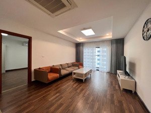 chính chủ cần cho thuê 3n 139m2 cc goldmark city, 136 hồ tùng mậu, giá 27 triệu, full đồ mới