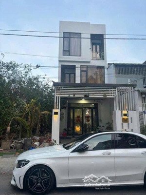 cho thuê nhà 1 trệt 2 lầu giá rẻ chỉ 10triệu/ tháng ngay siêu thị coopmark