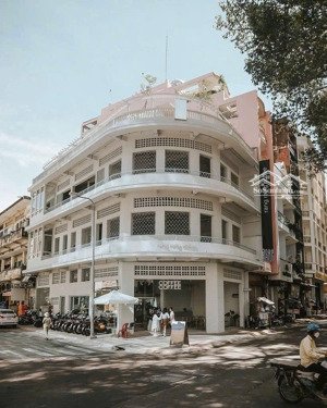 góc 2 mặt tiền cf thương hiệu 122-124 châu văn liêm quận 5 - ngang 8m - 2 lầu