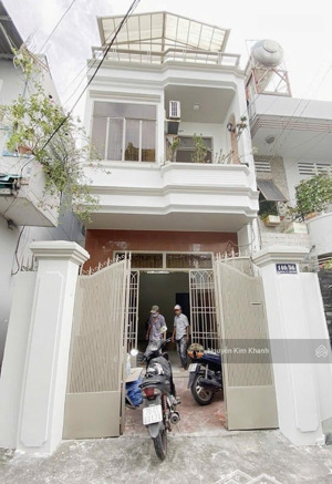 nhà 2 mặt hẻm xe hơi p17 bình thạnh - sát bên q1 - 60m - 5pn - đang cho thuê gần 50tr/ tháng