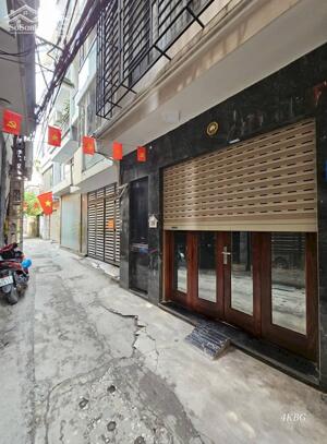 BÁN NHÀ TRUNG TÂM QUẬN CẦU GIẤY NHÀ MỚI TIỆN NGHI ĐẦY ĐỦ GẦN PHỐ NGÕ RỘNG THÔNG THOÁNG 45M 13,5 TỶ