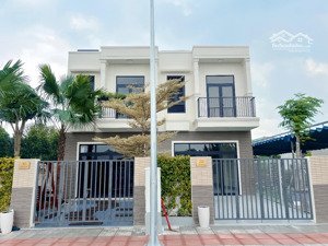 thanh toán 666tr nhận ngay nhà phố cao cấp cạnh vsip3 mặt tiền dt746b. thích hợp đầu tư, kinh doanh