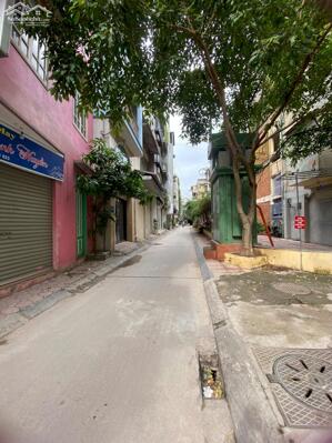 Bán đất phân lô phố Phương Mai, Đống Đa, Ô tô tránh nhau, giá chỉ 13,6 tỷ.