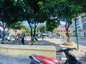 bán nhà phân lô tập thể học viện chính trị quốc gia phố trần tử bình 65m2x4t, ô tô vào, nhỉnh 20 tỷ