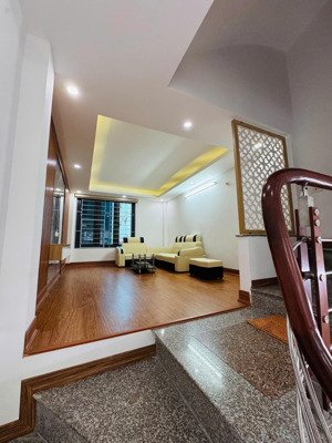 chính chủ bán nhà kim giang.nhà đẹp ở luôn,2 mặt thoáng,10m ra ôtô tránh,dt 37m-hơn 7 tỷ