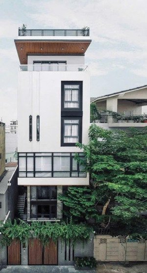 chdv ngay quốc hương,p.thảo điền, q.2-dt:8,2x24m-cn:215m2-kc:7lầu-dts:900m2-hđt:200tr/th-giá:51tỷ