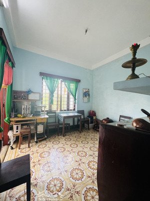 bán nhà mặt phố đường mê linh, 18,5 tỷ,180m2, ngang 11m, chính chủ uy tín, giá tốt nhất thị trường.