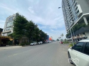 cực hiếm. mt trần ngọc diện, thảo điền. dt: 10 x 12m (115m2). xd: hầm + 5t. giá: 23 tỷ. 