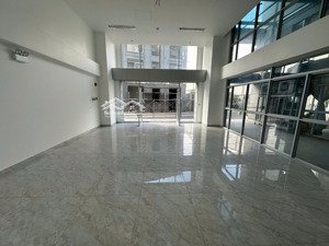 cho thuê shophouse quận 2 nhà rộng - thoáng - có chỗ để xe, 5 phút vào quận 1. giá chỉ 28 triệu