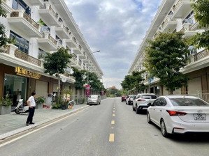 gia đình cần chuyển nhượng căn 4 tầng trục đường hà huy tập - tp thanh hóa. buôn bán kinh doanh tốt