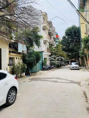 lạc trung - hai bà trưng.nhà đẹp thang máy vị trí cực đẹp, chỉ 2km ra bờ hồ.ở sướng kinh doanh đỉnh