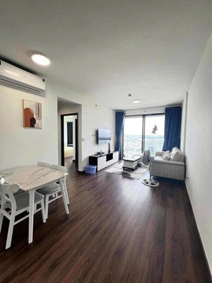 cần cho thuê gấp căn hộ vinhomes central . full nt, 2pn, 2wc. dt: 72m². giá 23tr/th. lh: 