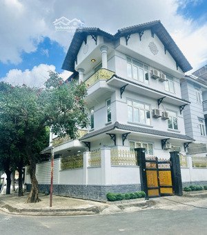 cho thuê nhà căn góc đường thảo điền 450m2. giá 60 triệu - vị trí kinh doanh