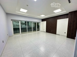 văn phòng sala diện tích 90m2 - hoàn thiện giá chỉ 22 triệu/tháng