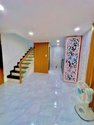 bán nhà riêng tại lâm thị hố, 1,1 tỷ, 30m2, đẹp, nhiều tiện ích