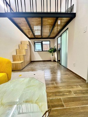 căn hộ full nội thất view đẹp, ban công rộng phú nhuận