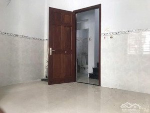 cho thuê nhà hẻm 4m (bg) tô hiến thành, p.15, q.10 giá 15tr