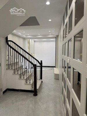 [hiếm - 7 ngủ đẹp] bán nhà lĩnh nam - hoàng mai - full nội thất - vf3 đỗ cửa - 6.x tỷ