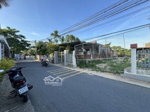 siêu phẩm mặt tiền đường nhựa sát bến xe đức long và chợ đầu mối