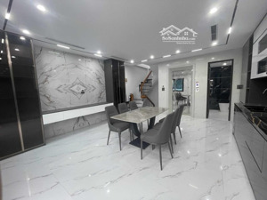 siêu phẩm nguyễn văn cừ- long biên - xe xăng chạy thoải mái!