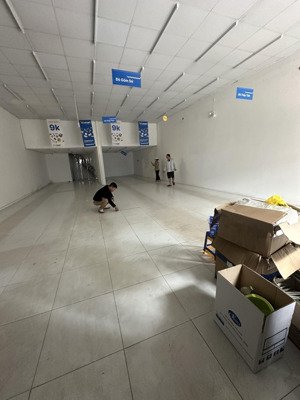 cho thuê gấp nhà mặt phố nguyễn khang, 100 triệu, diện tích 100m2x6 tầng mặt tiền 7m pccc đầy đủ